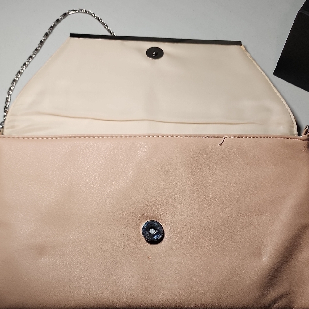 Elegant Pink and Gold Clutch with Chain - Picture 5 of 6